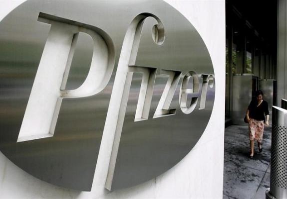 Αλλάζει ηγεσία η Pfizer: Αποσύρεται ο επί 8 χρόνια CEO