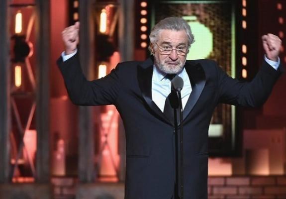 Ο De Niro φώναξε «F#ck Trump» και αποθεώθηκε