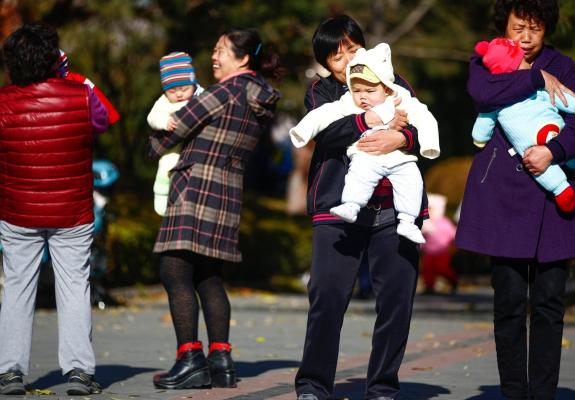 Οι ηλικιωμένοι Κινέζοι είναι τώρα ανησυχητικά περισσότεροι από τα μικρά παιδιά