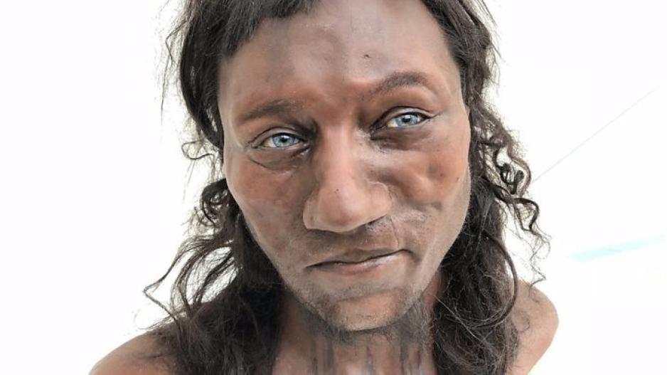 Βρετανός 10 χιλιάδων ετών με σκούρο δέρμα και μπλέ μάτια