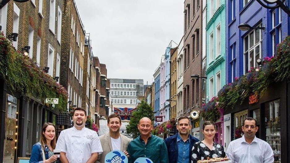 Η διάσημη Carnaby Street συμμαχεί με μια «Μπλε Χελώνα»
